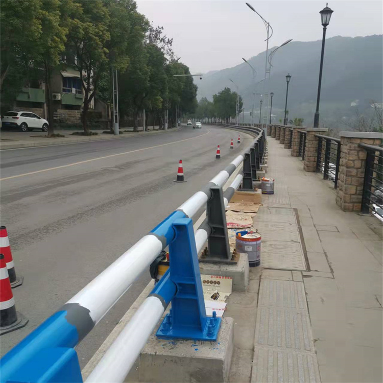 四平防撞护栏
